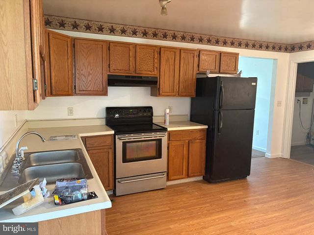 1840 CONDOR LN, Dover, PA 17315