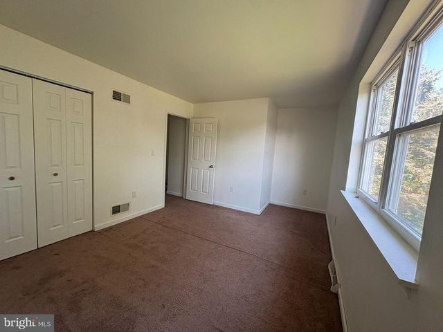 1840 CONDOR LN, Dover, PA 17315