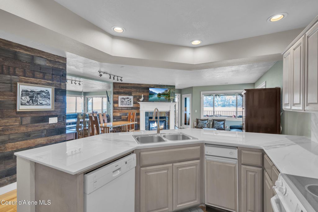 4549 S Arrow Point DR, APT 201, Harrison, ID 83833 photo 4