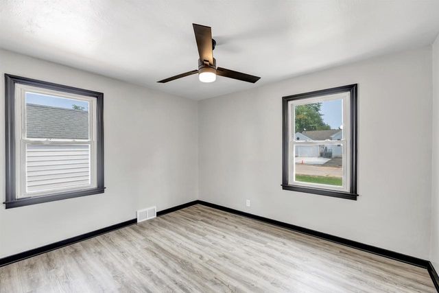 2302 GLENDALE AVENUE, Green Bay, WI 54303