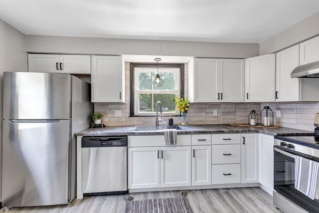2302 GLENDALE AVENUE, Green Bay, WI 54303