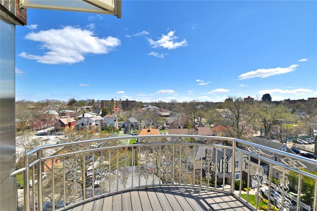 31-18 Union Street 7A, Flushing, NY 11354