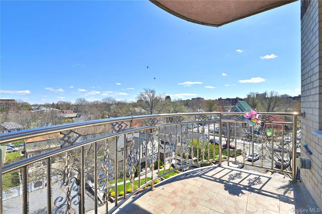 31-18 Union Street 7A, Flushing, NY 11354
