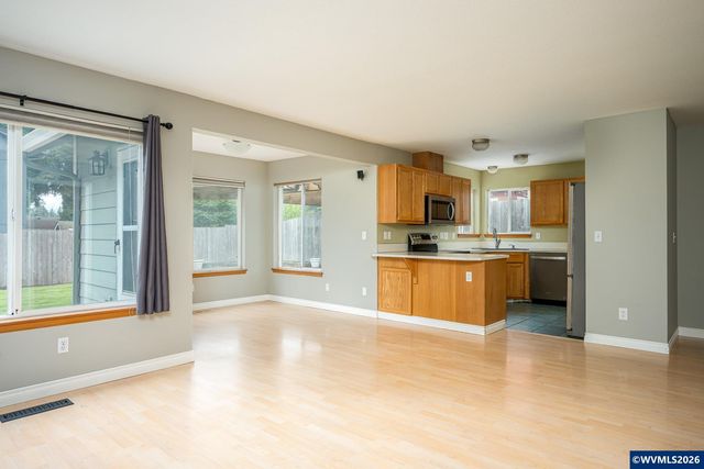 16033 SE Mary Ann Ln, Milwaukie, OR 97267