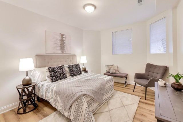 6170 N Winchester Avenue G, Chicago, IL 60660