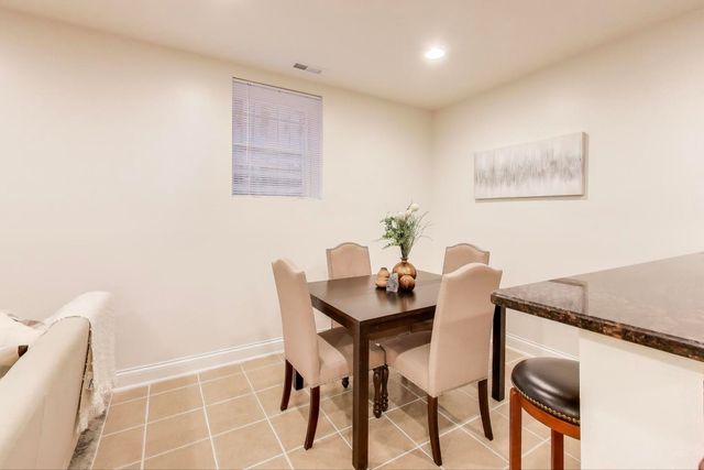 6170 N Winchester Avenue G, Chicago, IL 60660