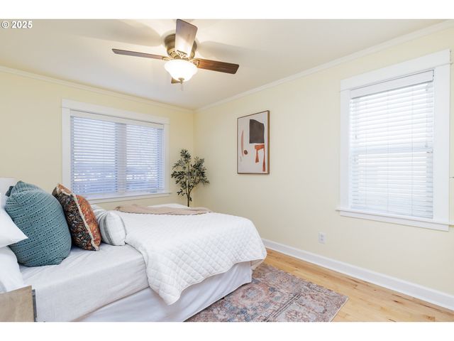 2913 Ne KILLINGSWORTH St, Portland, OR 97211