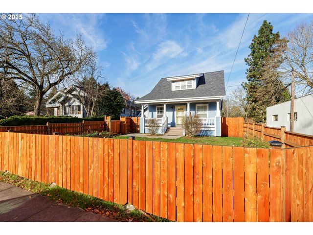 2913 Ne KILLINGSWORTH St, Portland, OR 97211