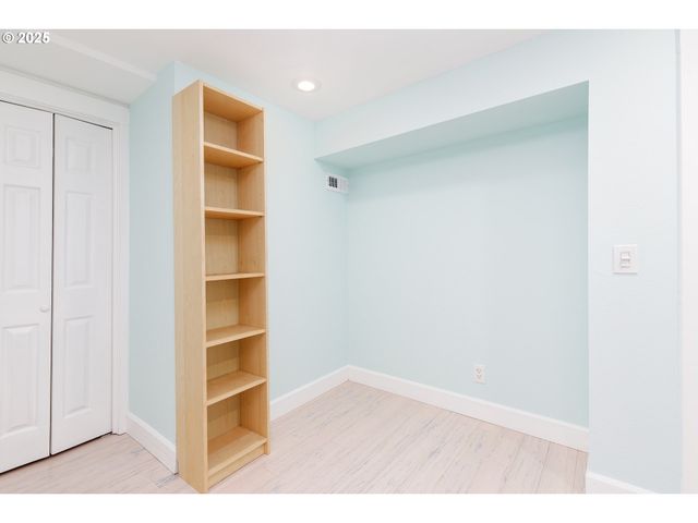 2913 Ne KILLINGSWORTH St, Portland, OR 97211