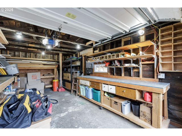 2913 Ne KILLINGSWORTH St, Portland, OR 97211