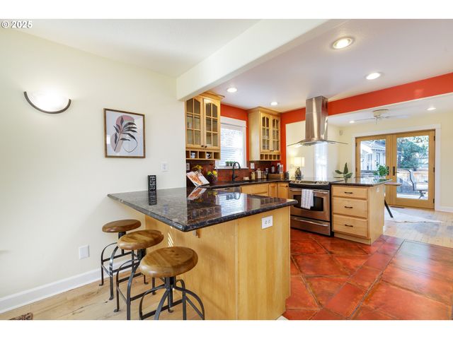 2913 Ne KILLINGSWORTH St, Portland, OR 97211