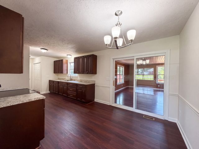 125 Ivanhoe Ct, Murfreesboro, TN 37127