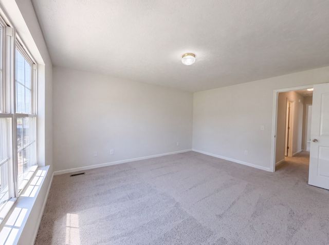 125 Ivanhoe Ct, Murfreesboro, TN 37127