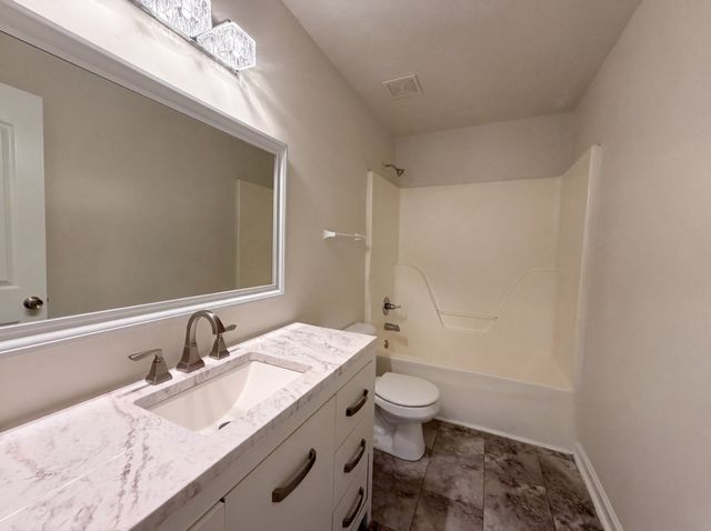 125 Ivanhoe Ct, Murfreesboro, TN 37127