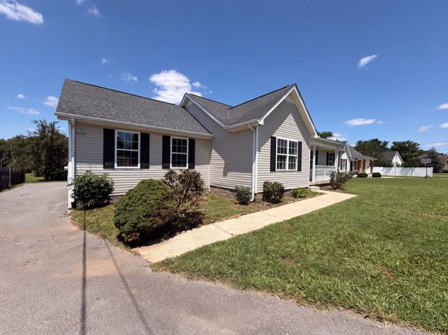 125 Ivanhoe Ct, Murfreesboro, TN 37127