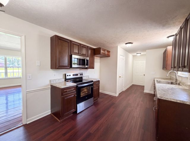 125 Ivanhoe Ct, Murfreesboro, TN 37127