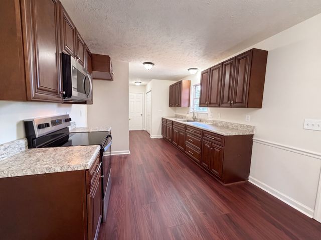 125 Ivanhoe Ct, Murfreesboro, TN 37127