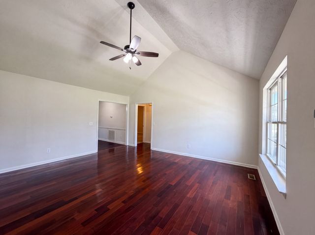 125 Ivanhoe Ct, Murfreesboro, TN 37127