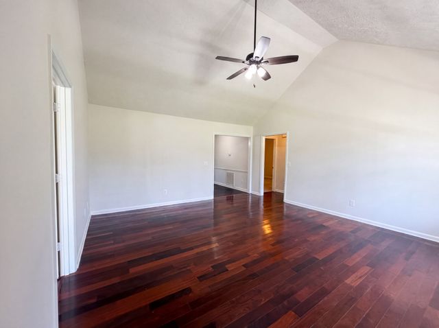 125 Ivanhoe Ct, Murfreesboro, TN 37127