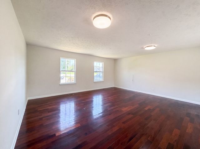 125 Ivanhoe Ct, Murfreesboro, TN 37127