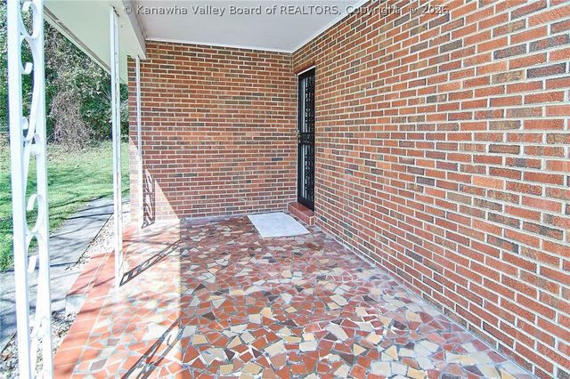 507 Orchard Avenue Se, St Albans, WV 25177