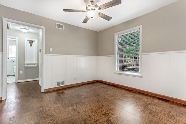 511 Classen, Dallas, TX 75218