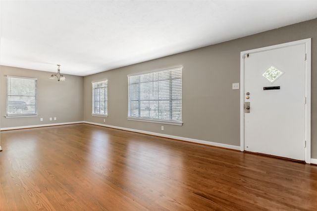 511 Classen, Dallas, TX 75218