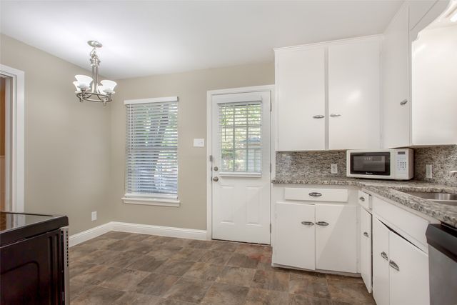 511 Classen, Dallas, TX 75218