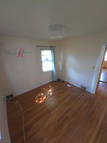 247 Albermarle St, Rahway City, NJ 07065