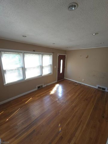 247 Albermarle St, Rahway City, NJ 07065