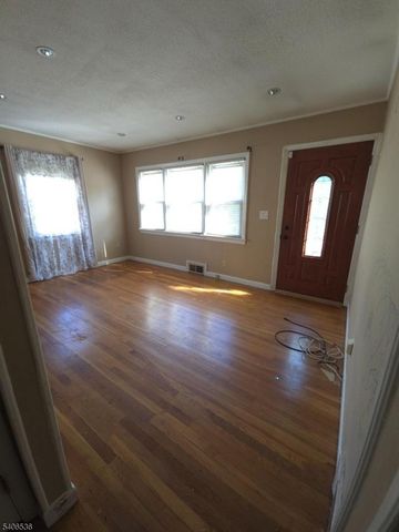 247 Albermarle St, Rahway City, NJ 07065