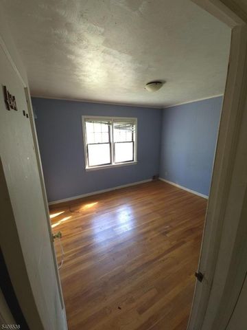 247 Albermarle St, Rahway City, NJ 07065