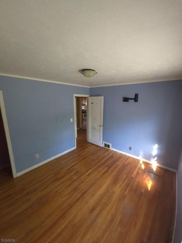 247 Albermarle St, Rahway City, NJ 07065