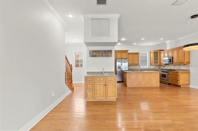 905 VILLA VENICIA WAY, Tampa, FL 33606
