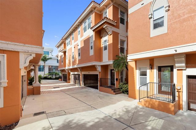 905 VILLA VENICIA WAY, Tampa, FL 33606
