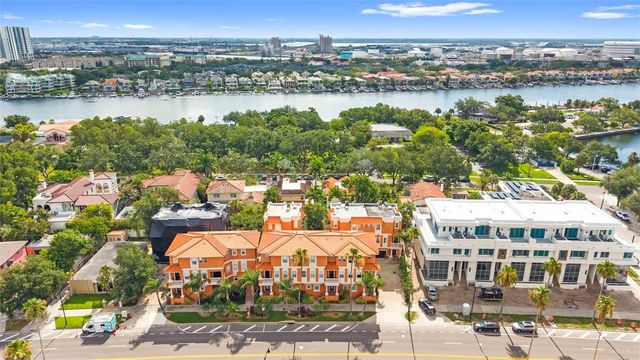 905 VILLA VENICIA WAY, Tampa, FL 33606