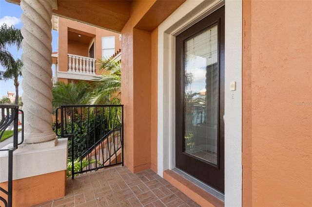 905 VILLA VENICIA WAY, Tampa, FL 33606