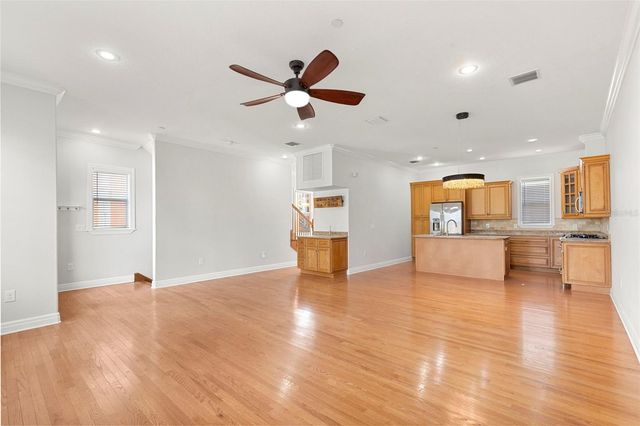 905 VILLA VENICIA WAY, Tampa, FL 33606