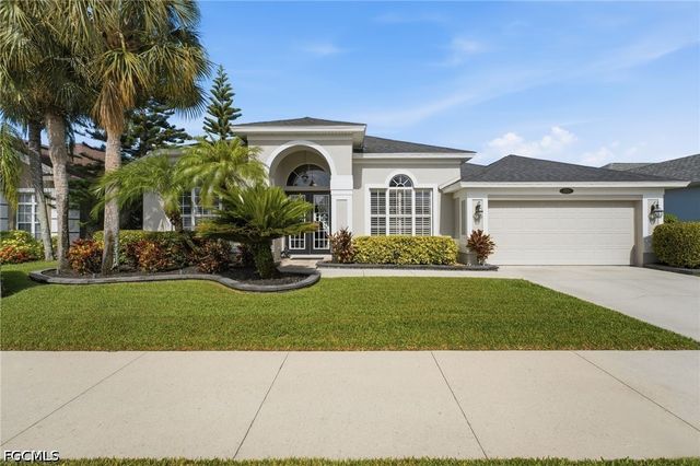 193 Skipping Stone LN, Naples, FL 34119