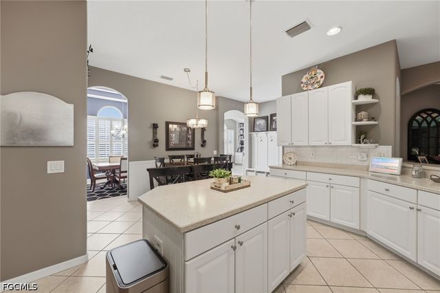 193 Skipping Stone LN, Naples, FL 34119