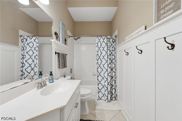 193 Skipping Stone LN, Naples, FL 34119