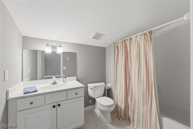 193 Skipping Stone LN, Naples, FL 34119
