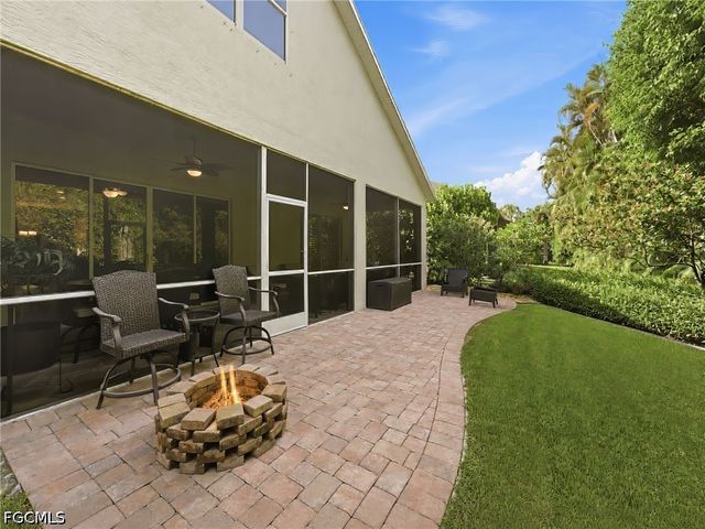 193 Skipping Stone LN, Naples, FL 34119