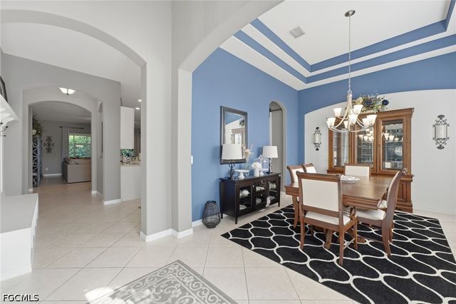 193 Skipping Stone LN, Naples, FL 34119