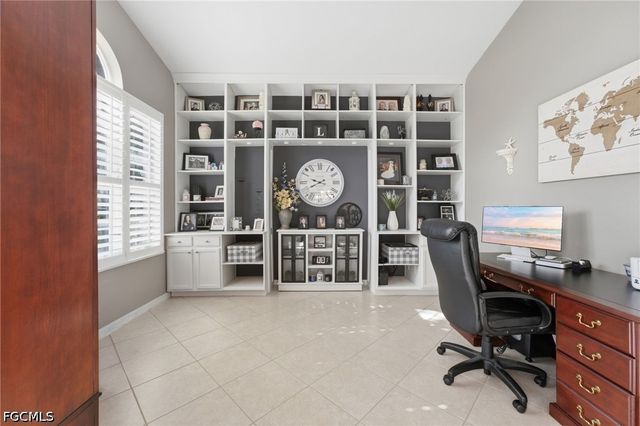 193 Skipping Stone LN, Naples, FL 34119