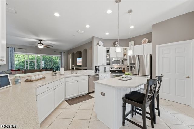 193 Skipping Stone LN, Naples, FL 34119