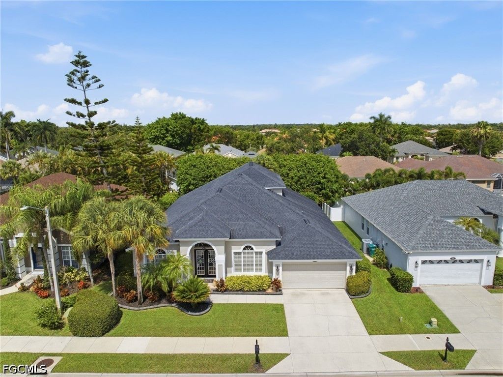 193 Skipping Stone LN, Naples, FL 34119