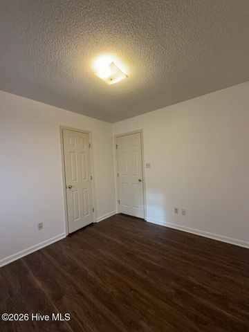 2694 Idlebrook Circle, Midway Park, NC 28544