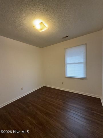 2694 Idlebrook Circle, Midway Park, NC 28544