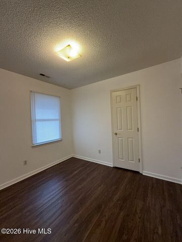 2694 Idlebrook Circle, Midway Park, NC 28544